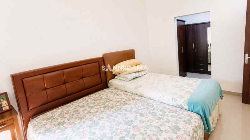 dijual rumah jln raya sawangan depok