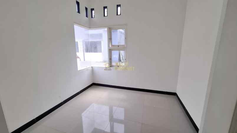 dijual rumah kadirojo purwomartani