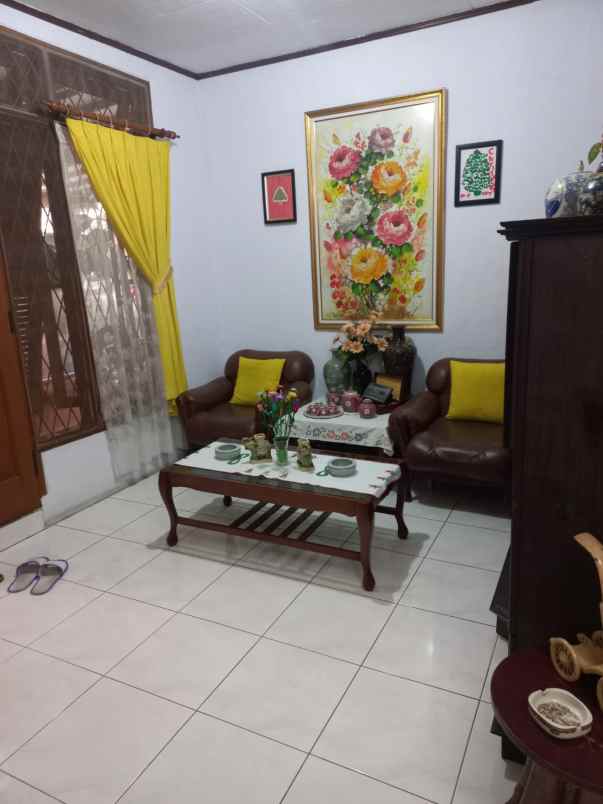 dijual rumah kalibaru