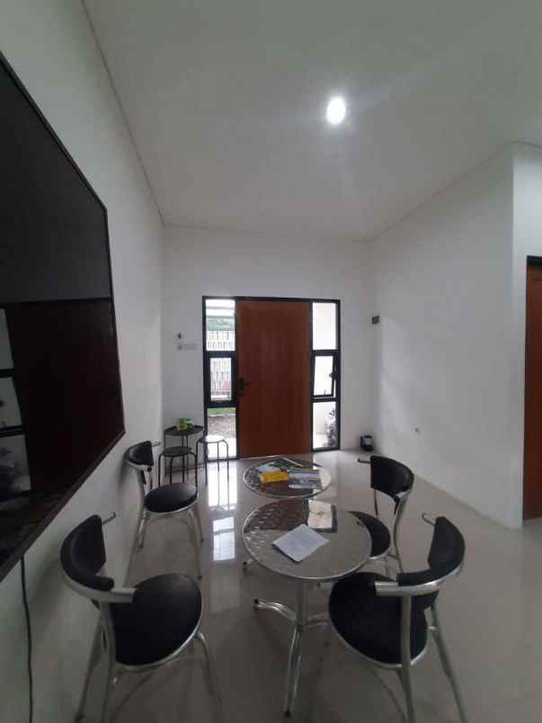 dijual rumah kalibaru