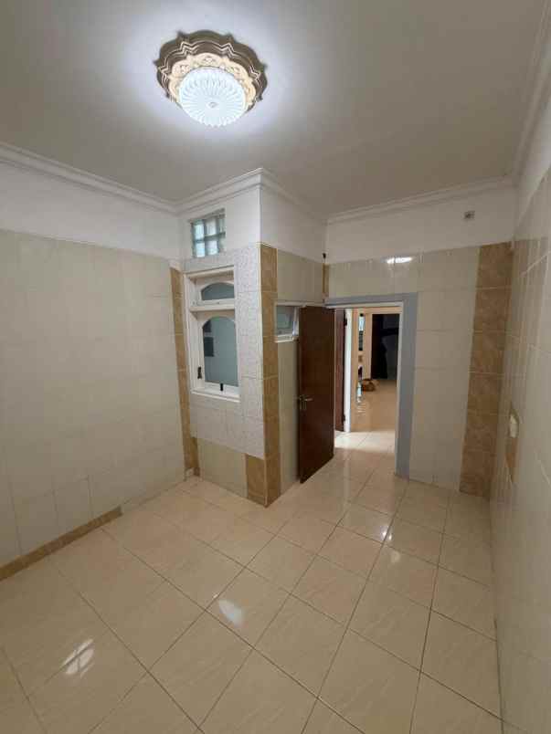 dijual rumah kedinding tenga kec