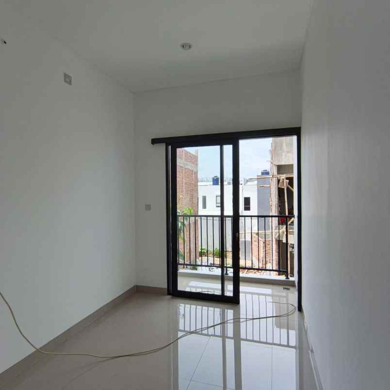 dijual rumah kelapa dua