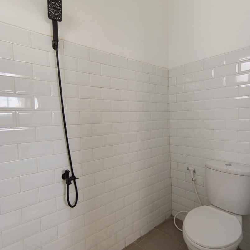 dijual rumah kelapa dua