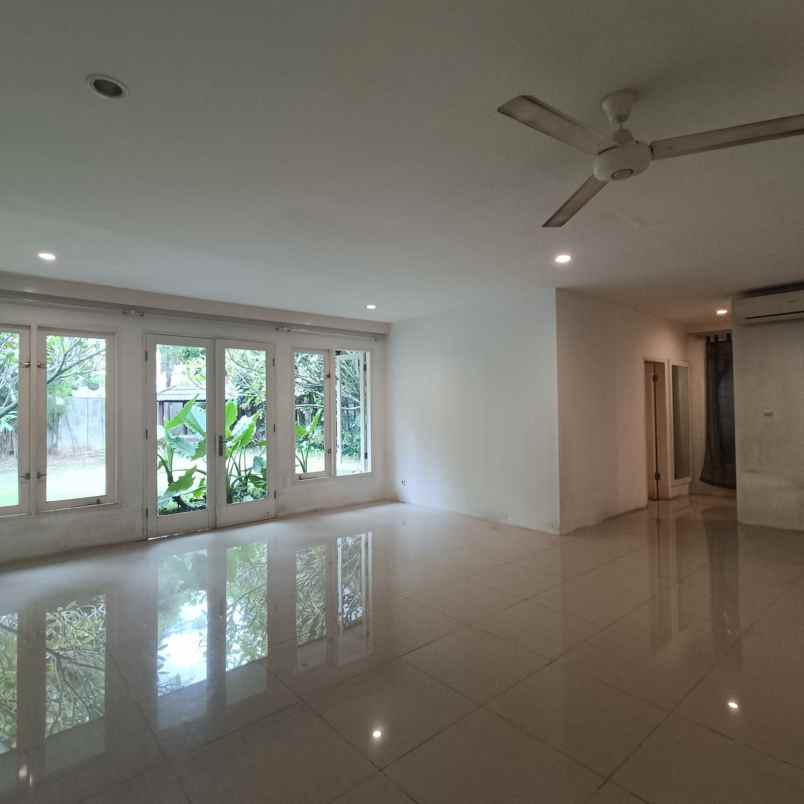 dijual rumah kemang