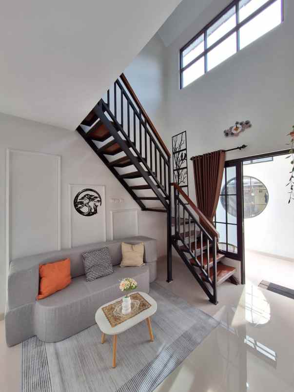 dijual rumah kepuh kulon kabupaten