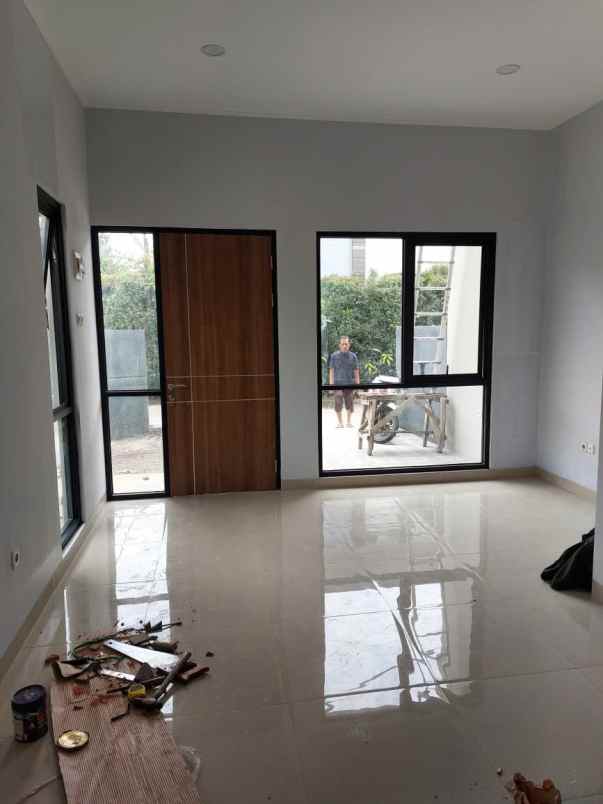dijual rumah kiara sari permai