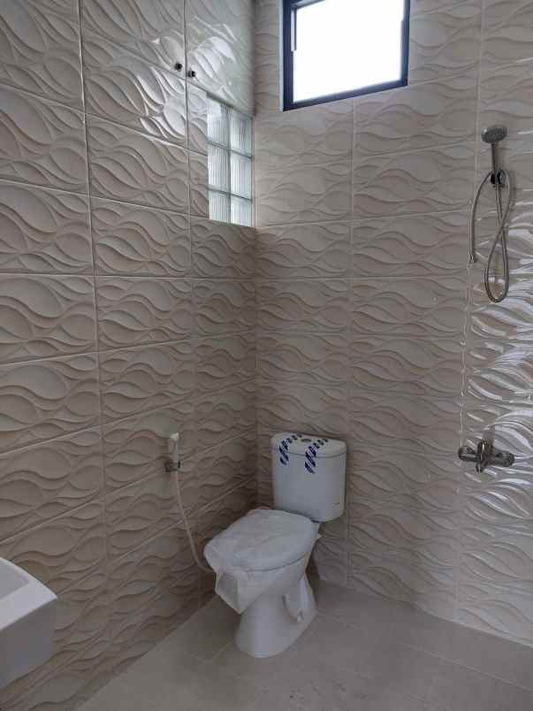 dijual rumah kiara sari permai