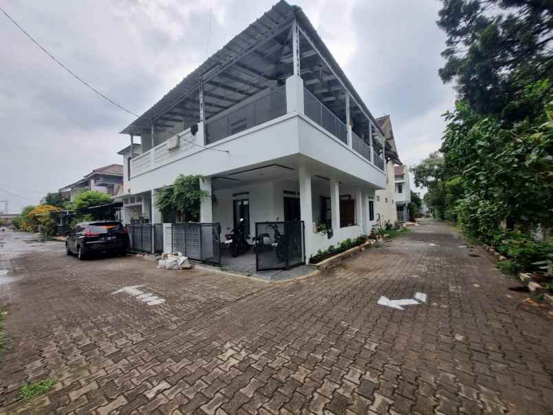 dijual rumah komp mulia graha buahbatu