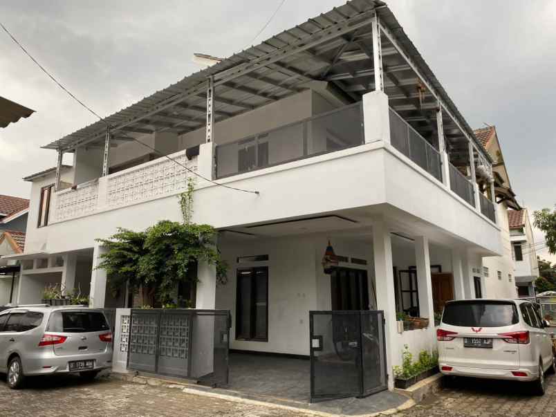 dijual rumah komp mulia graha buahbatu