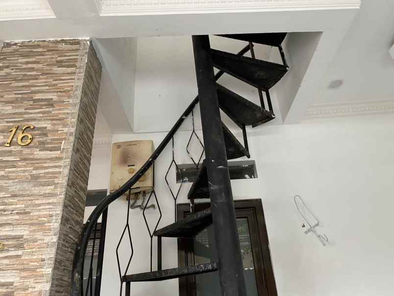 dijual rumah komp mulia graha buahbatu