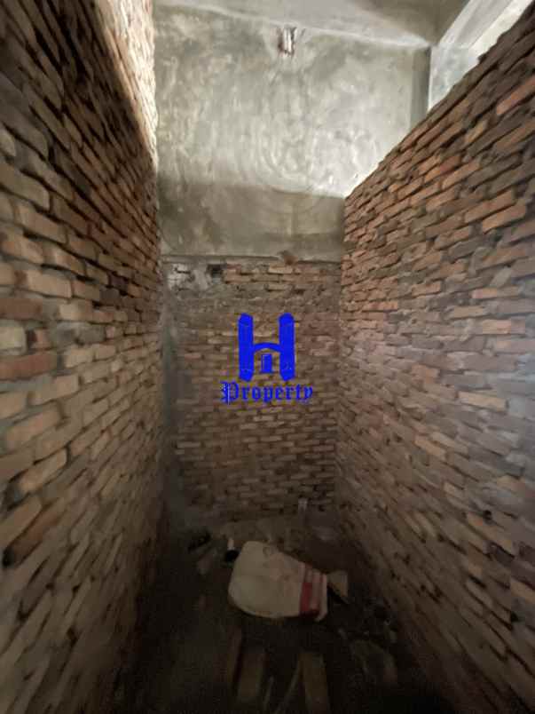 dijual rumah komplek ampera geoju jalan