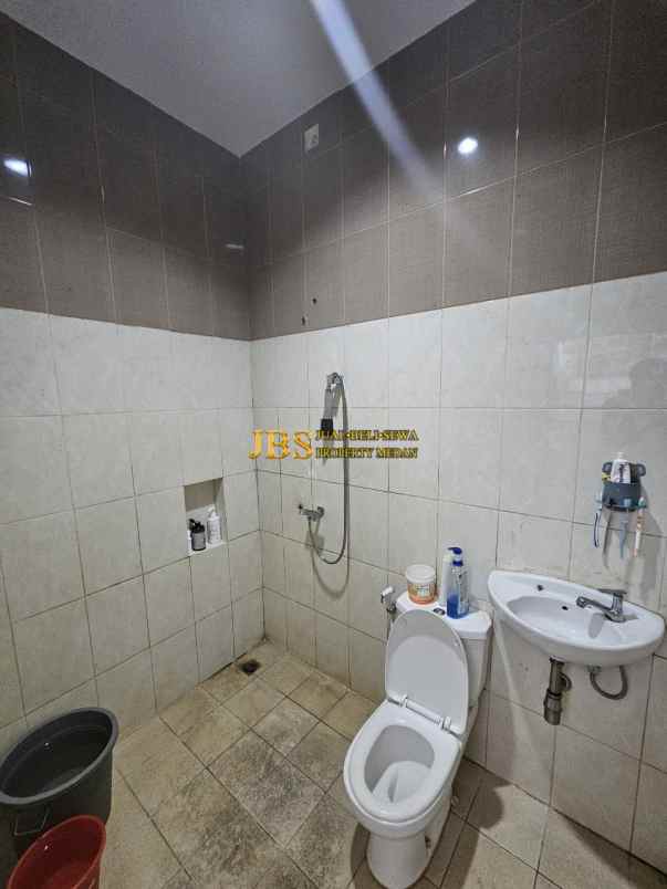 dijual rumah komplek belibis