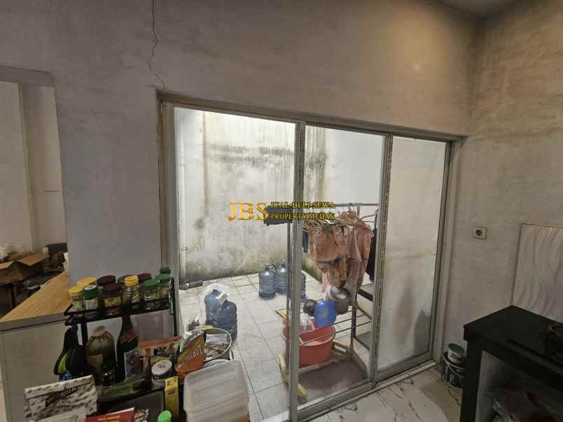 dijual rumah komplek belibis