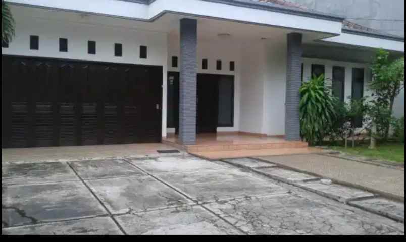 dijual rumah komplek diskum ad cipinang