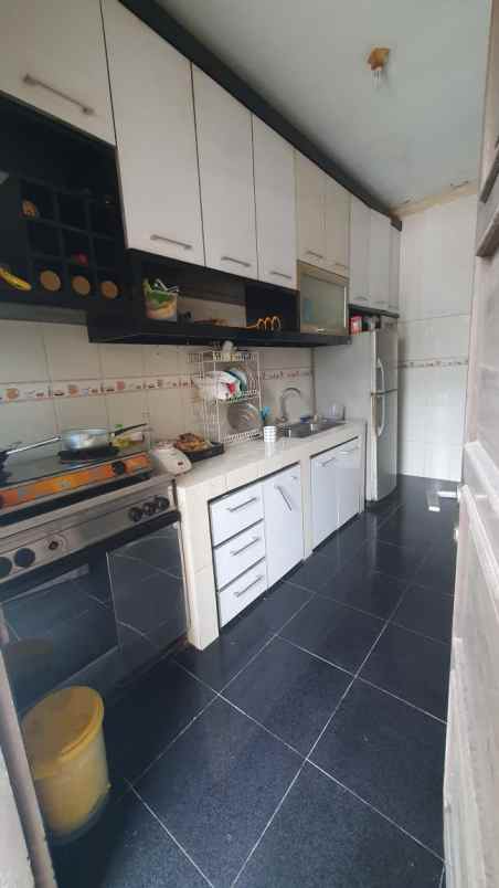 dijual rumah komplek kopassus sukatani