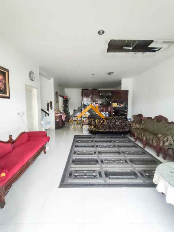 dijual rumah komplek medan resort city