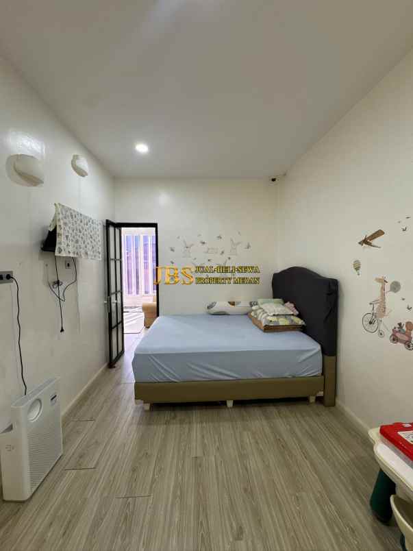 dijual rumah komplek mutiara palace