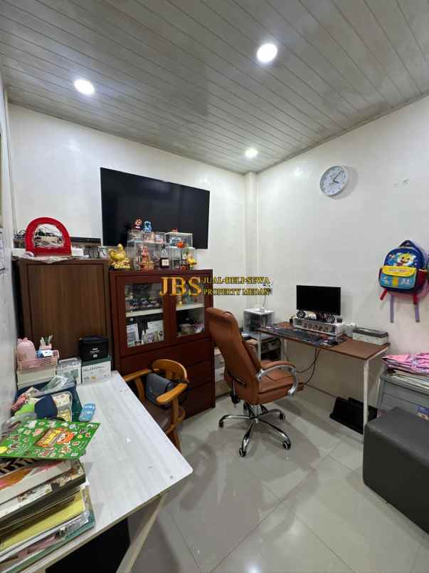 dijual rumah komplek mutiara palace