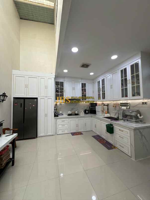 dijual rumah komplek mutiara palace