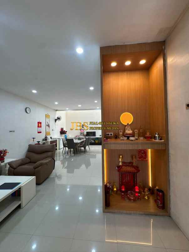 dijual rumah komplek mutiara palace