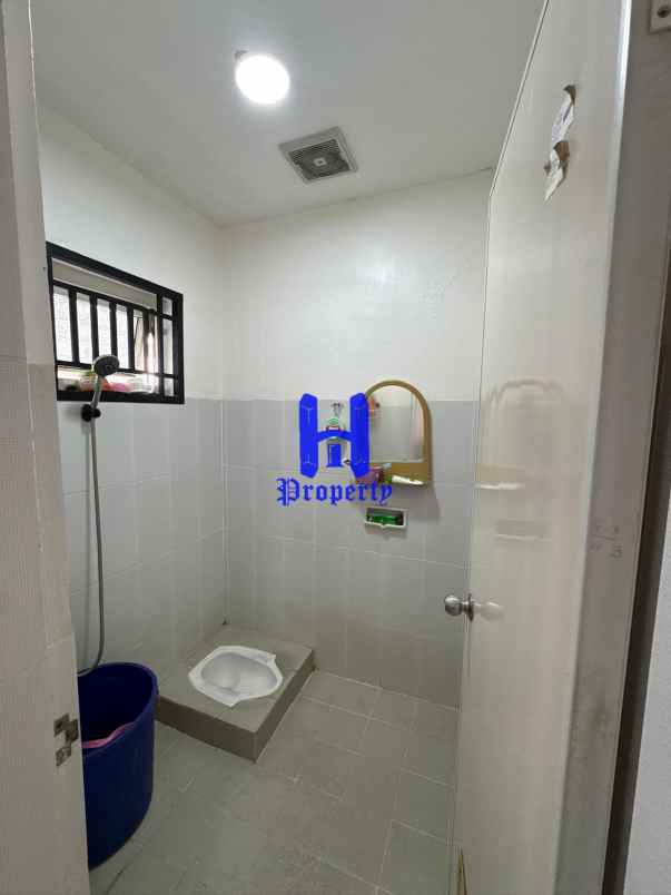 dijual rumah komplek mutiara palace
