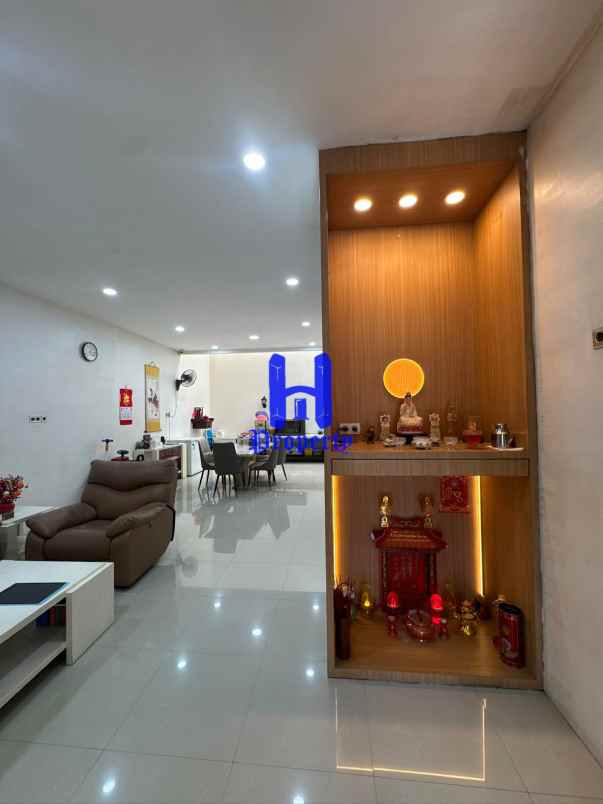 dijual rumah komplek mutiara palace