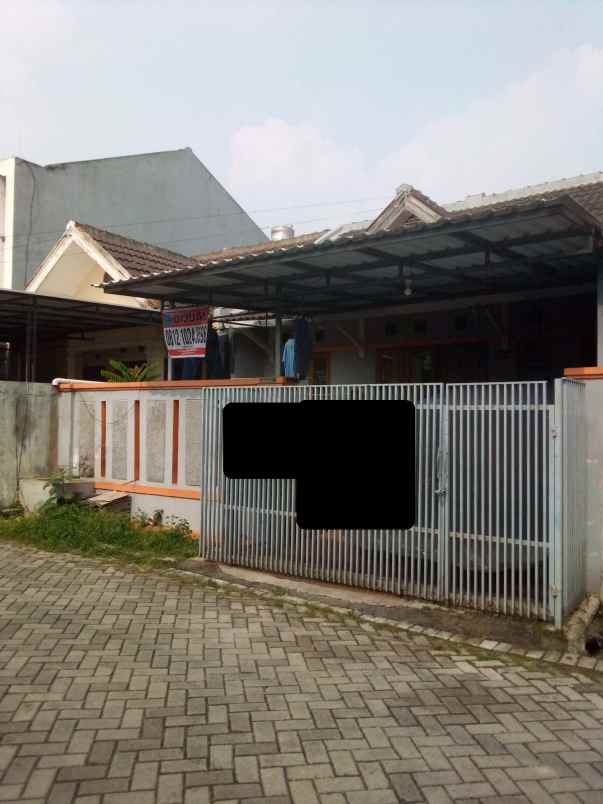 dijual rumah komplek nusa hijau
