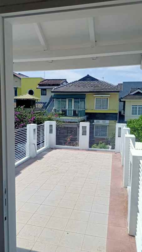 dijual rumah kota wisata
