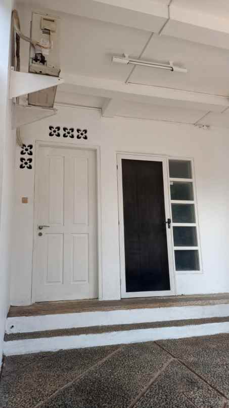 dijual rumah kota wisata