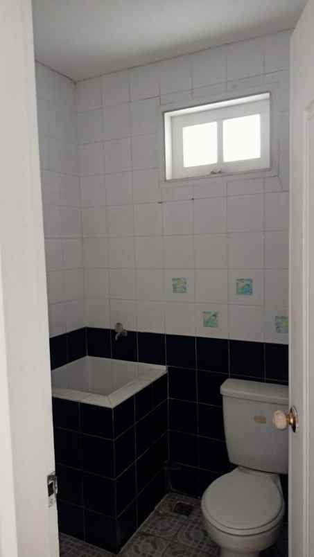 dijual rumah kota wisata