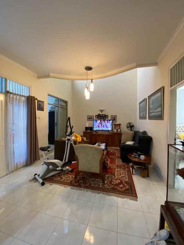 dijual rumah kota wisata cibubur