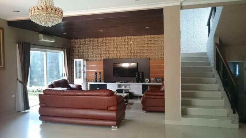 dijual rumah kota wisata cibubur