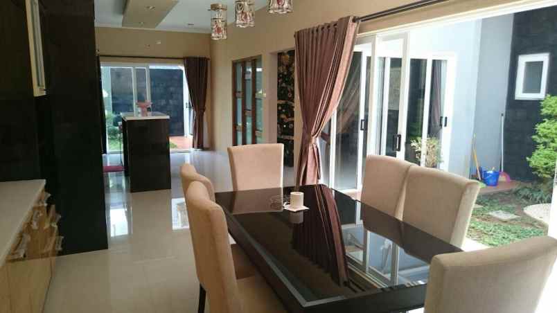 dijual rumah kota wisata cibubur