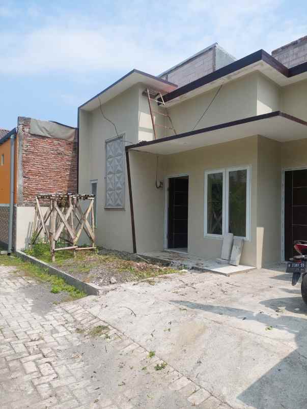 dijual rumah kudan tlogomulyo
