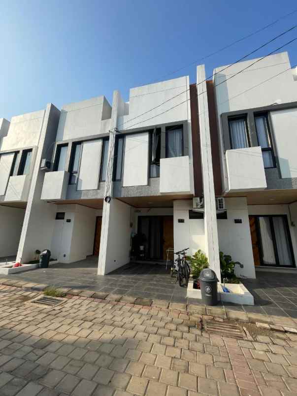 dijual rumah kukusan beji