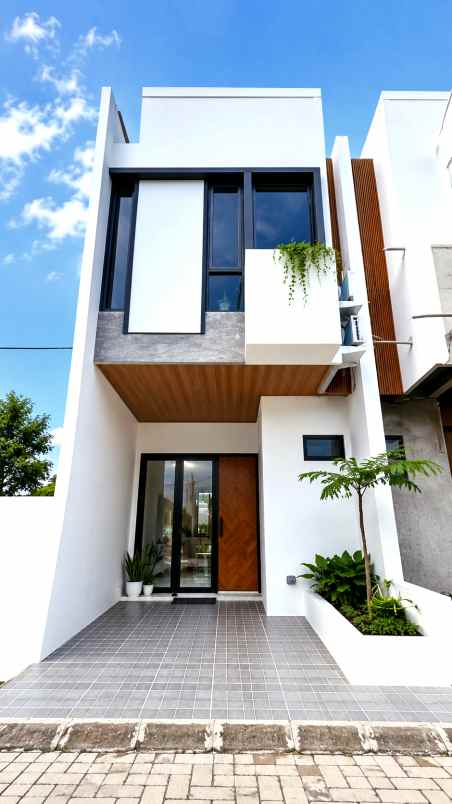 dijual rumah kukusan beji