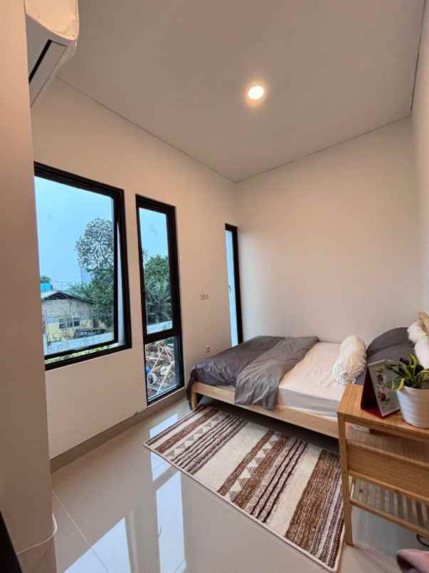 dijual rumah kukusan beji