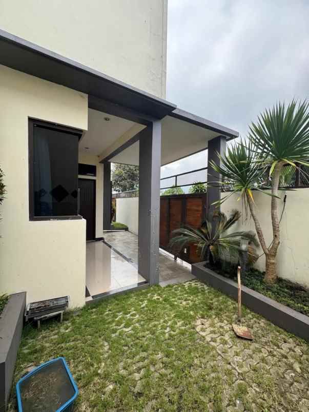 dijual rumah lembang bandung barat