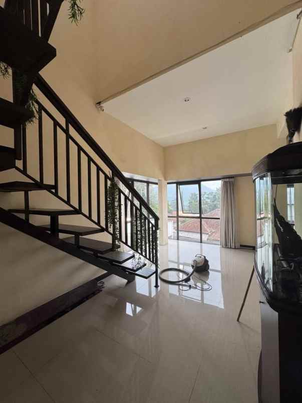 dijual rumah lembang bandung barat