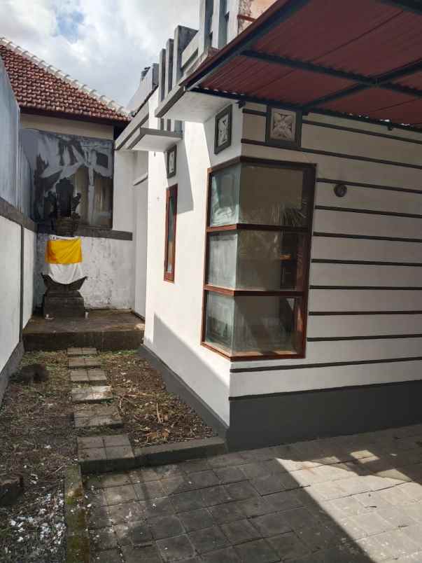 dijual rumah lokasi keboiwa utara