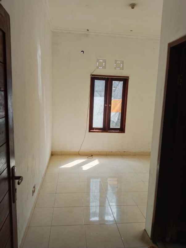 dijual rumah lokasi keboiwa utara