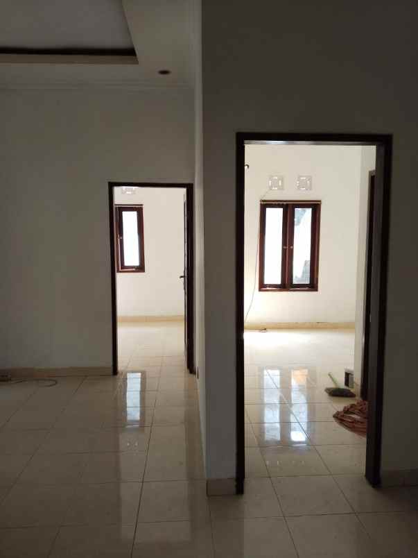 dijual rumah lokasi keboiwa utara