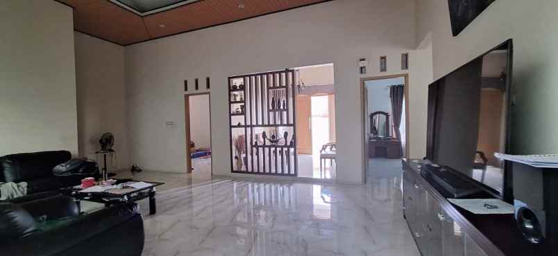 dijual rumah luas 4 kios kebun di telagasari karawang