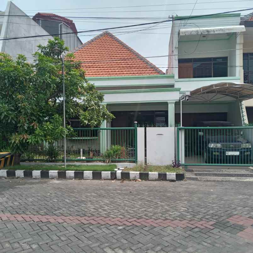 dijual rumah manyar kartika