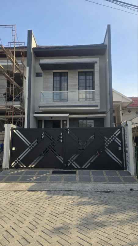 dijual rumah manyar kertoadi