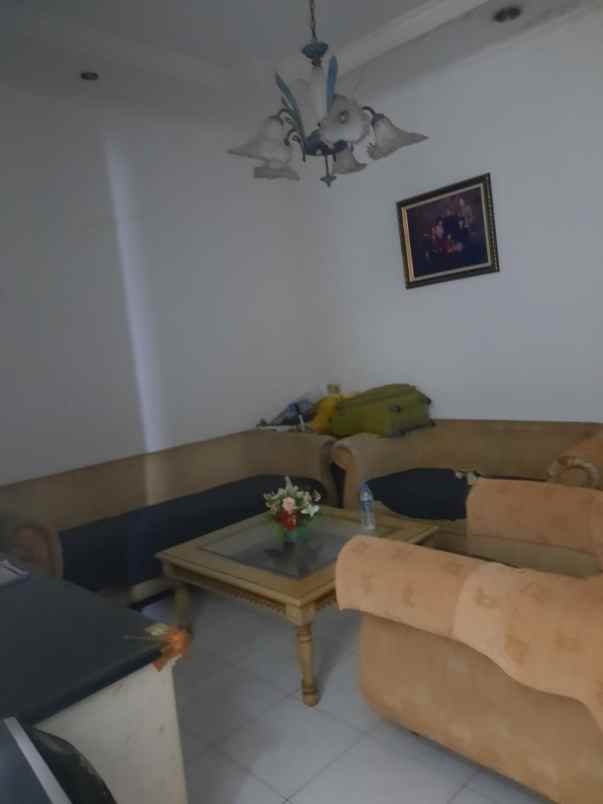 dijual rumah manyar kertoadi