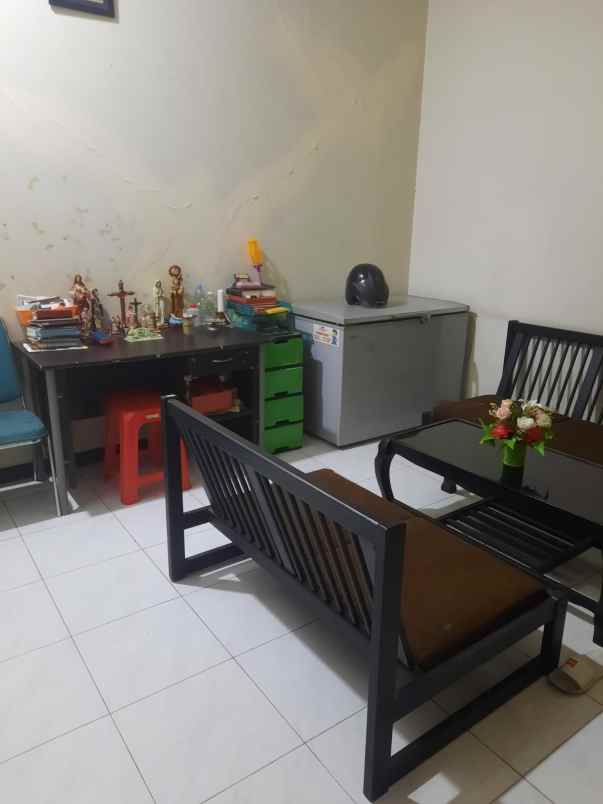 dijual rumah manyar kertoadi