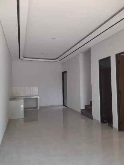 dijual rumah manyar tirtoyoso