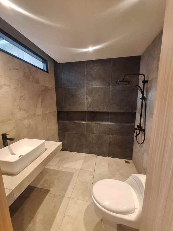 dijual rumah mekarwangi