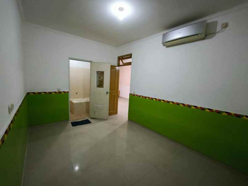 dijual rumah metland 2lantai jakarta timur